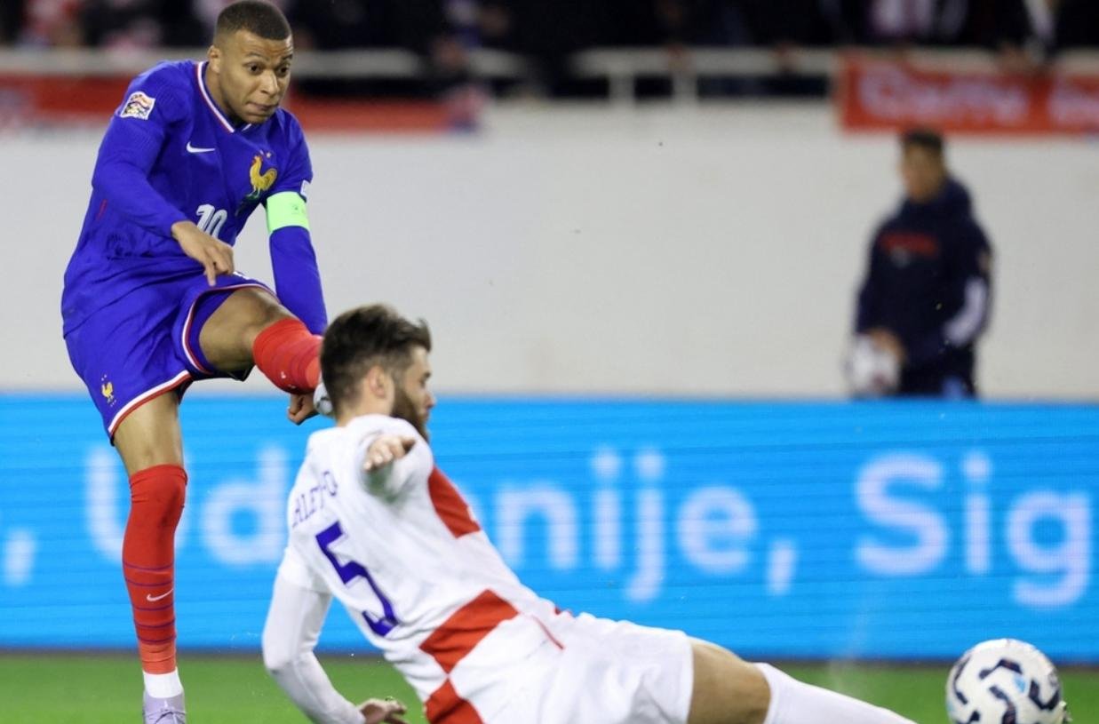 开云体育在线-法国鏖战塞维利亚，范佩西高光表现的简单介绍