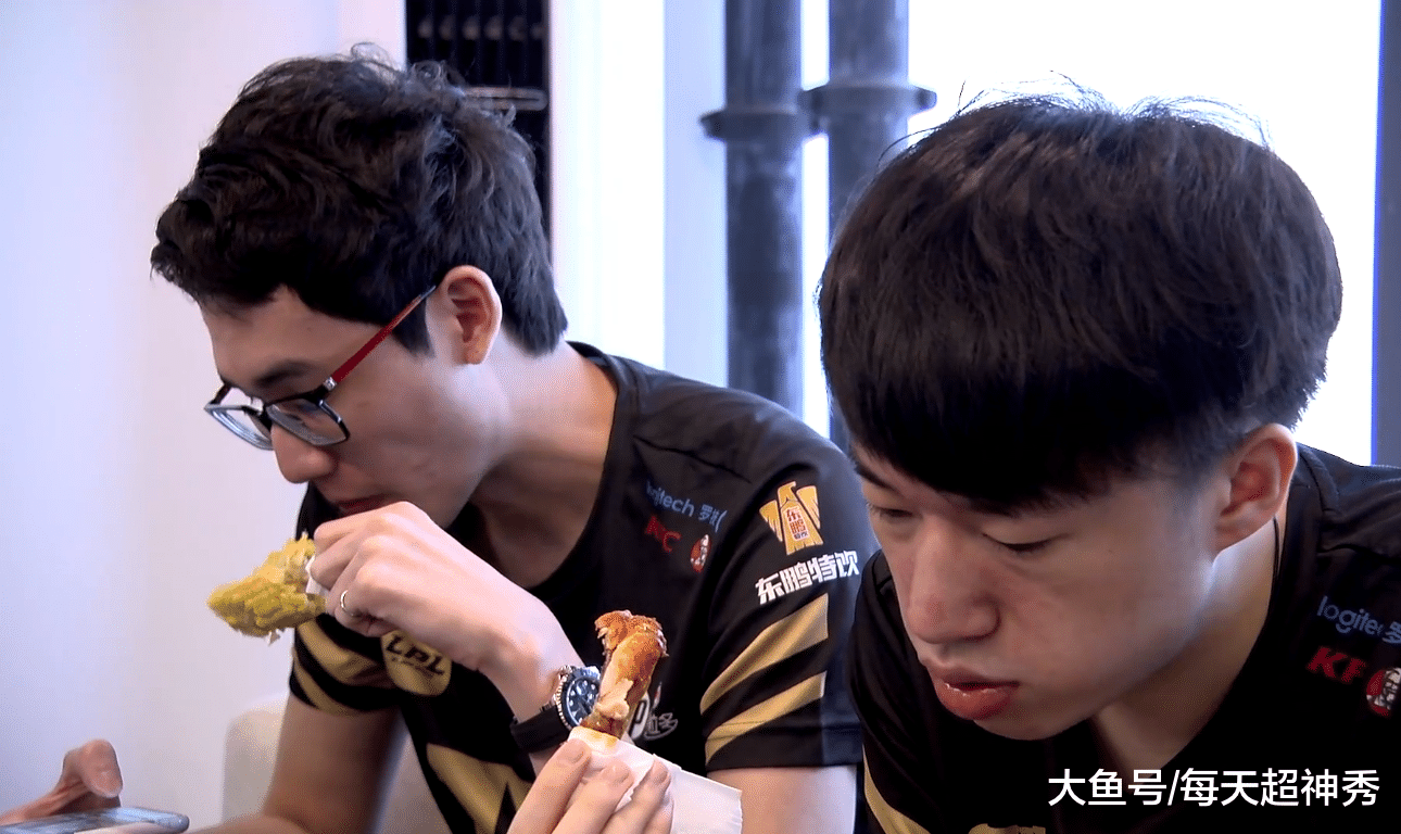 RNG轻取Excel，Caps统治全场