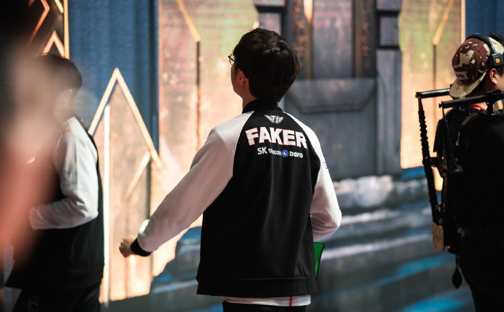 IG翻盘SHR，ShowMaker三分雨点燃全场