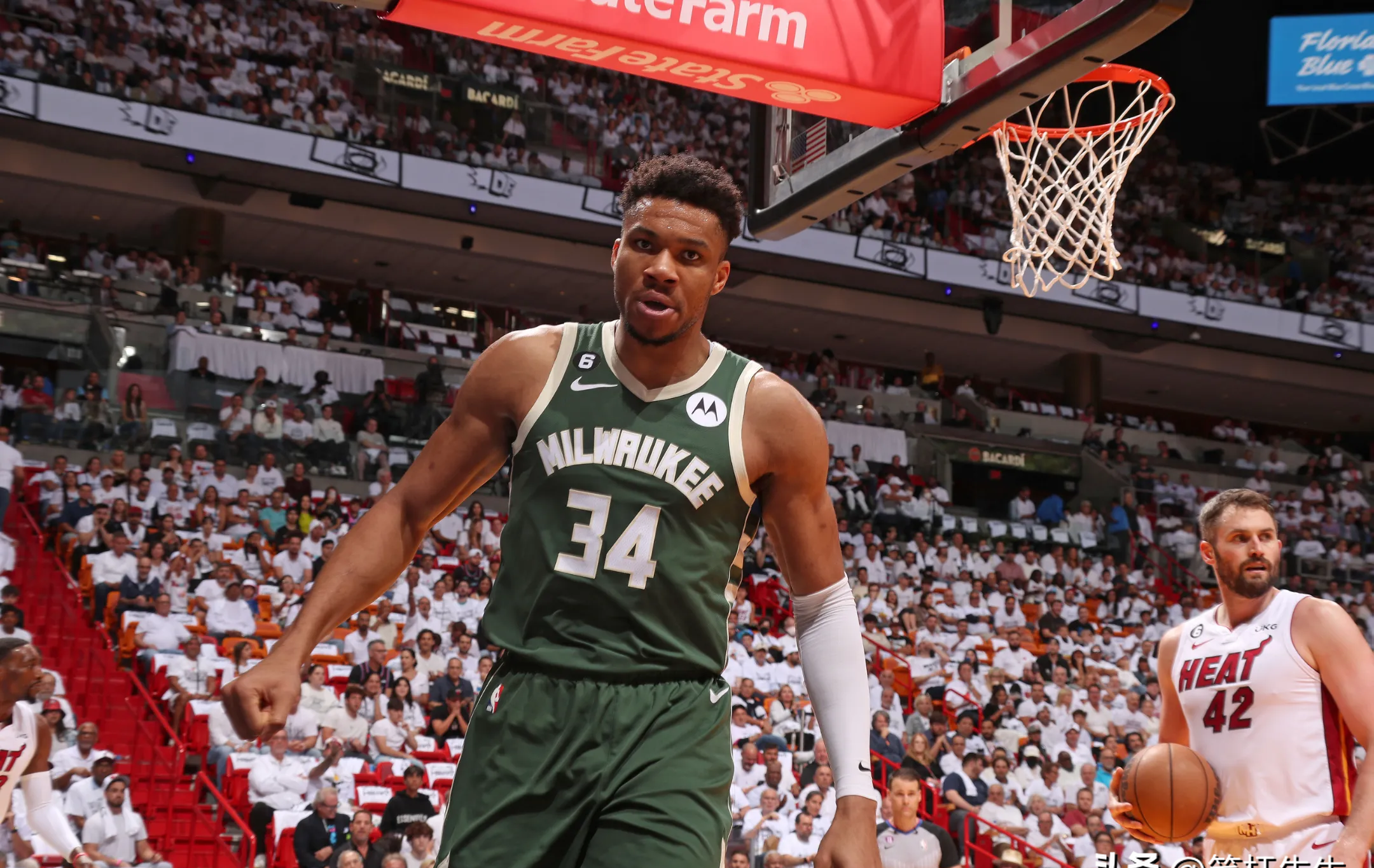 开云体育平台APP-包含火箭力克雄鹿，艾顿打破历史纪录的词条