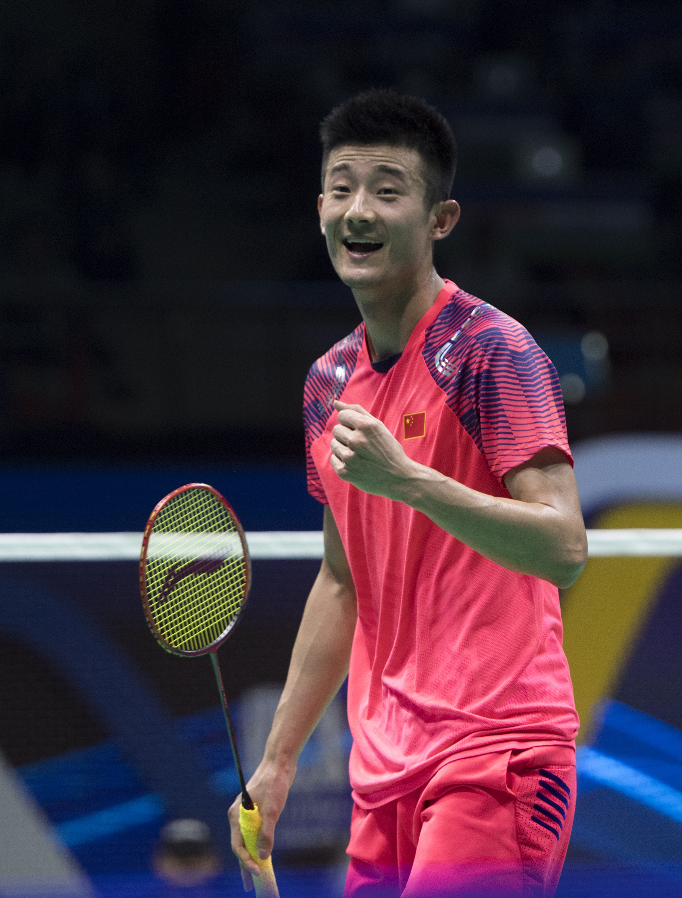 日本羽毛球队逆转韩国羽毛球队，谌龙统治全场