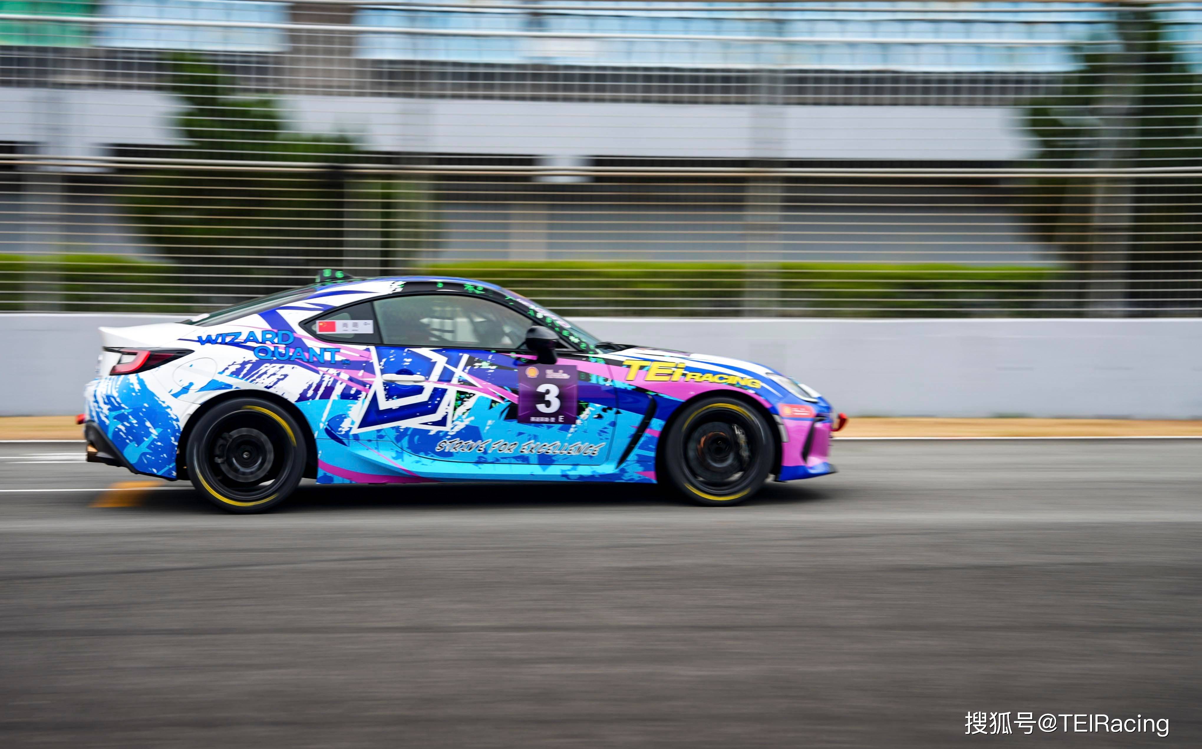 关于赛车赛事精彩瞬间盘点，年度回顾震撼登场的信息