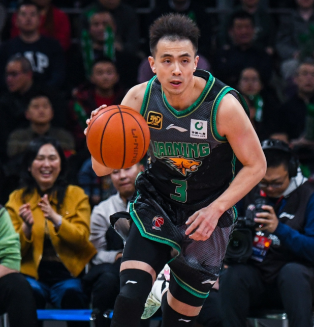 辽宁队力克福建队，赵继伟统治全场