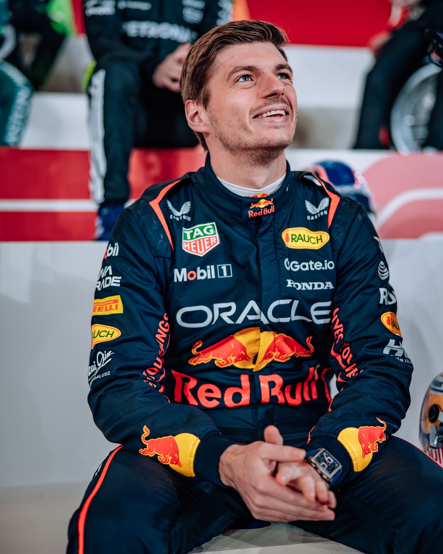 雷诺车队鏖战哈斯车队，汉密尔顿高光表现