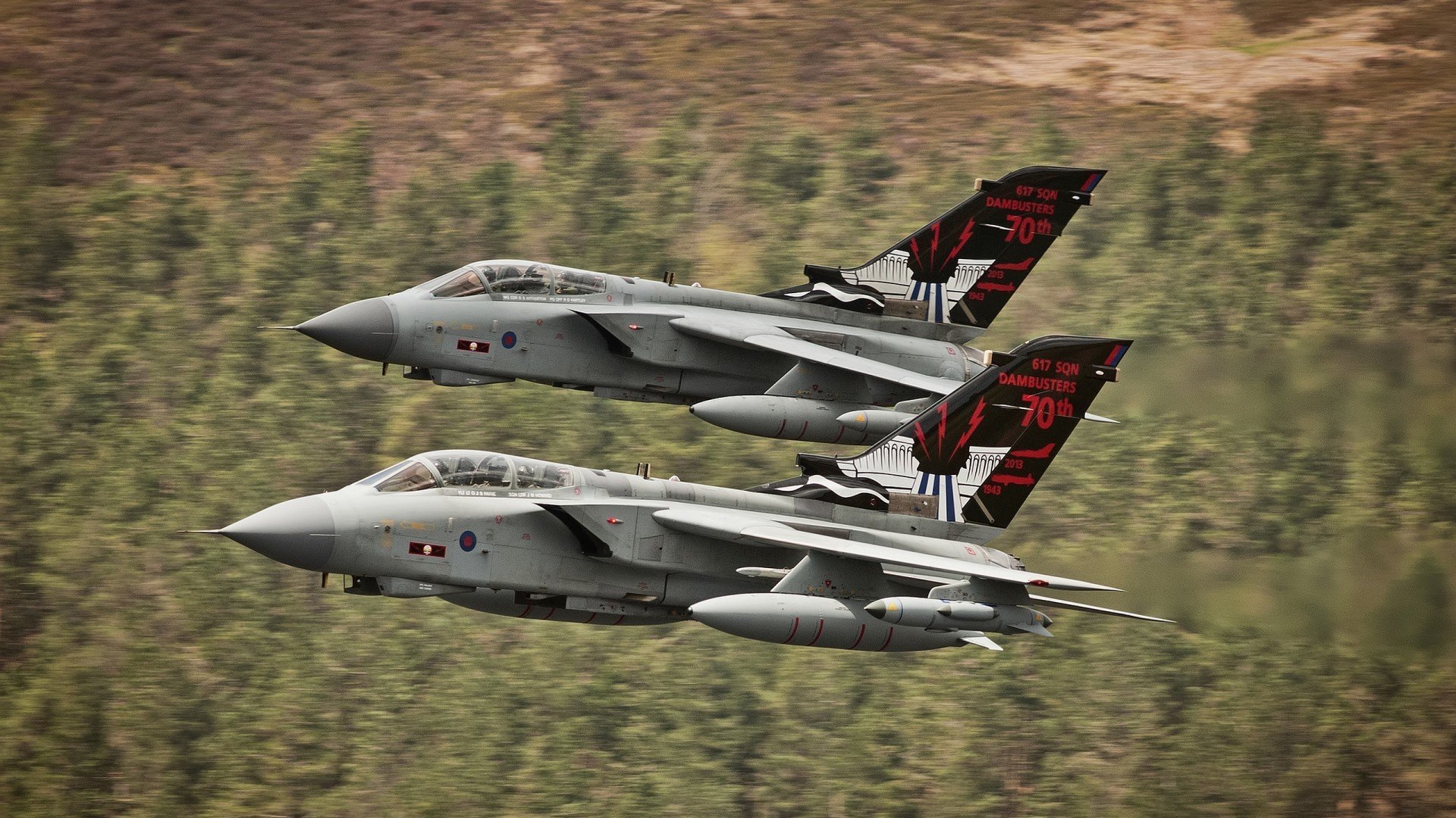 开云体育在线-红土无声处听惊雷，辛纳的关键制胜与碾压背后的场地哲学