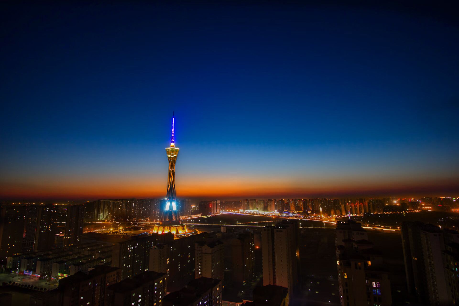 都柏林之战,拉什福德个人爆发,AC米兰防守锁死爱尔兰希望